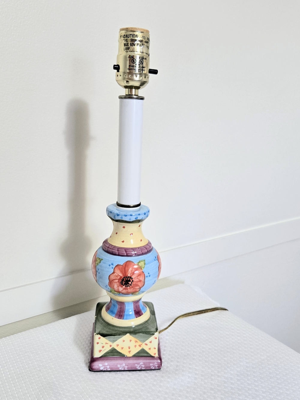 Linens & Things Table Lamp Handpainted Ceramic Pottery Colorful 14.5"  Works - Picture 3 of 9